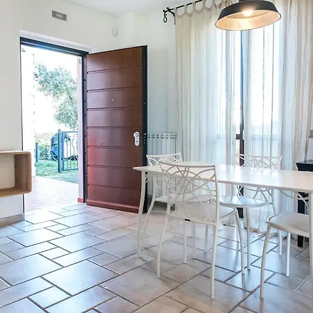 M347 - Marcelli, Comodo Trilocale Nuovo Con Piscina E Giardino Apartmán