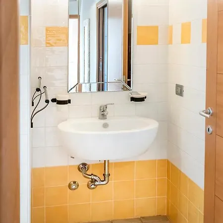 M347 - Marcelli, Comodo Trilocale Nuovo Con Piscina E Giardino