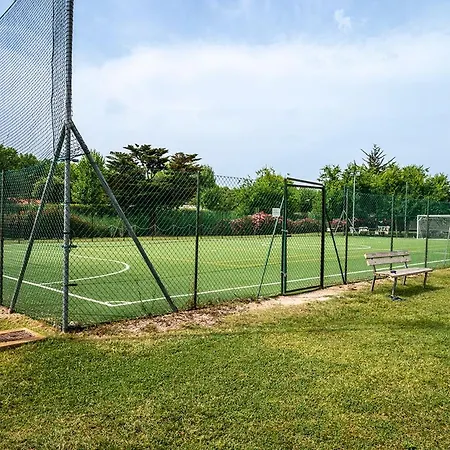 M347 - Marcelli, Comodo Trilocale Nuovo Con Piscina E Giardino 아파트