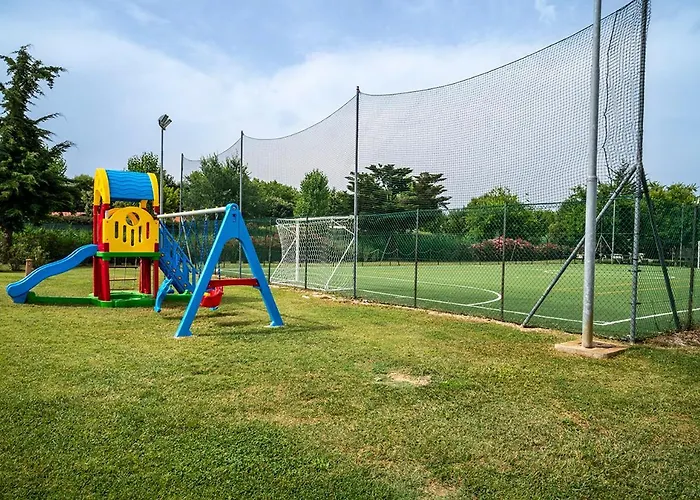 M347 - Marcelli, Comodo Trilocale Nuovo Con Piscina E Giardino 아파트